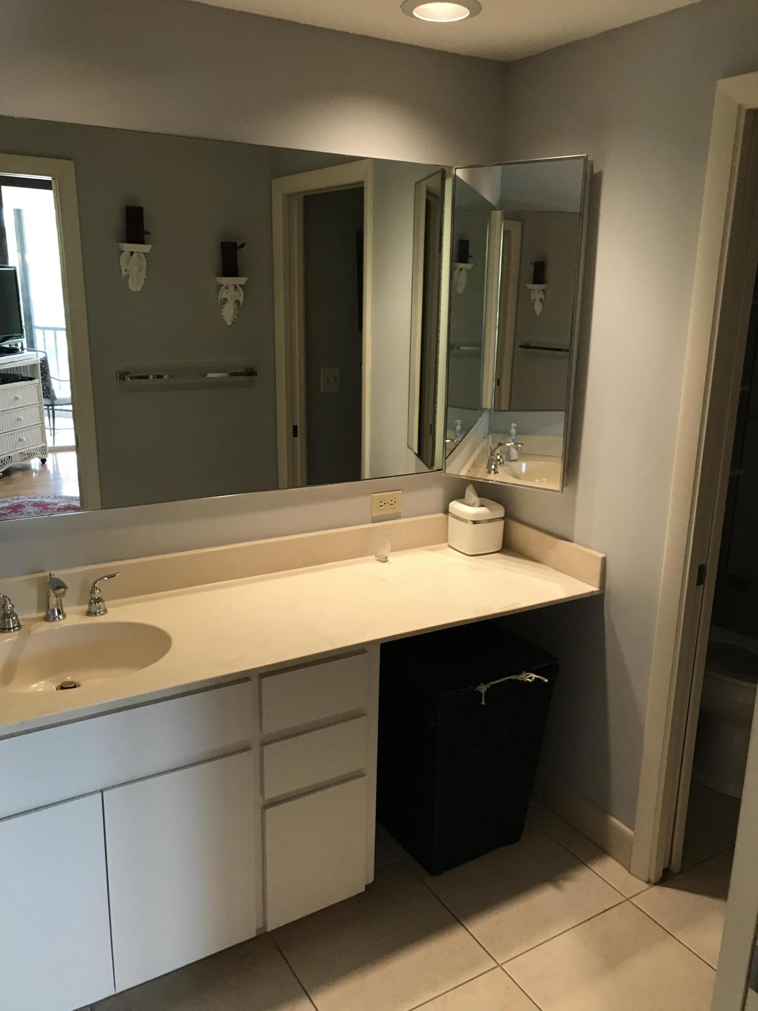 221 Northeast Plantation Road, Unit 211 Stuart, FL 34996 - Photo 16 of 33 303CF19C-AC38-4A94-93C5-20EAB039648F