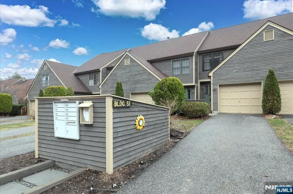 $425,000 | 51 Beacon Hill Road, Unit E, West Milford, NJ 07480