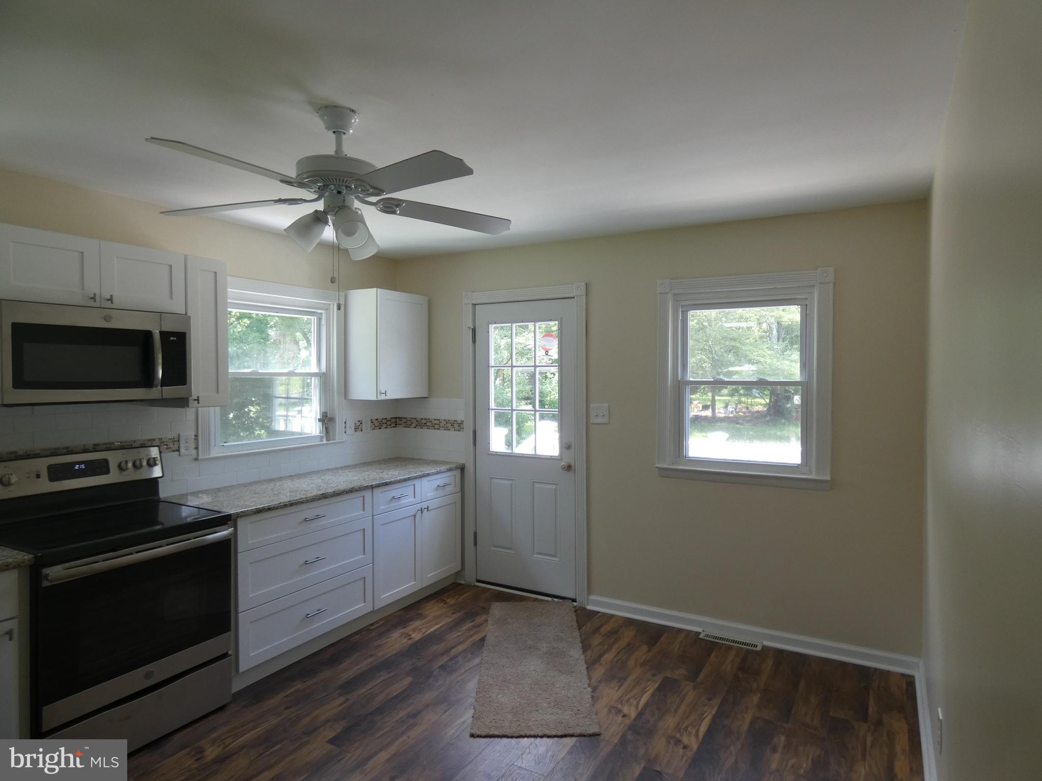 389 East Millstream Road Cream Ridge, NJ 08514 - Photo 6 of 40
