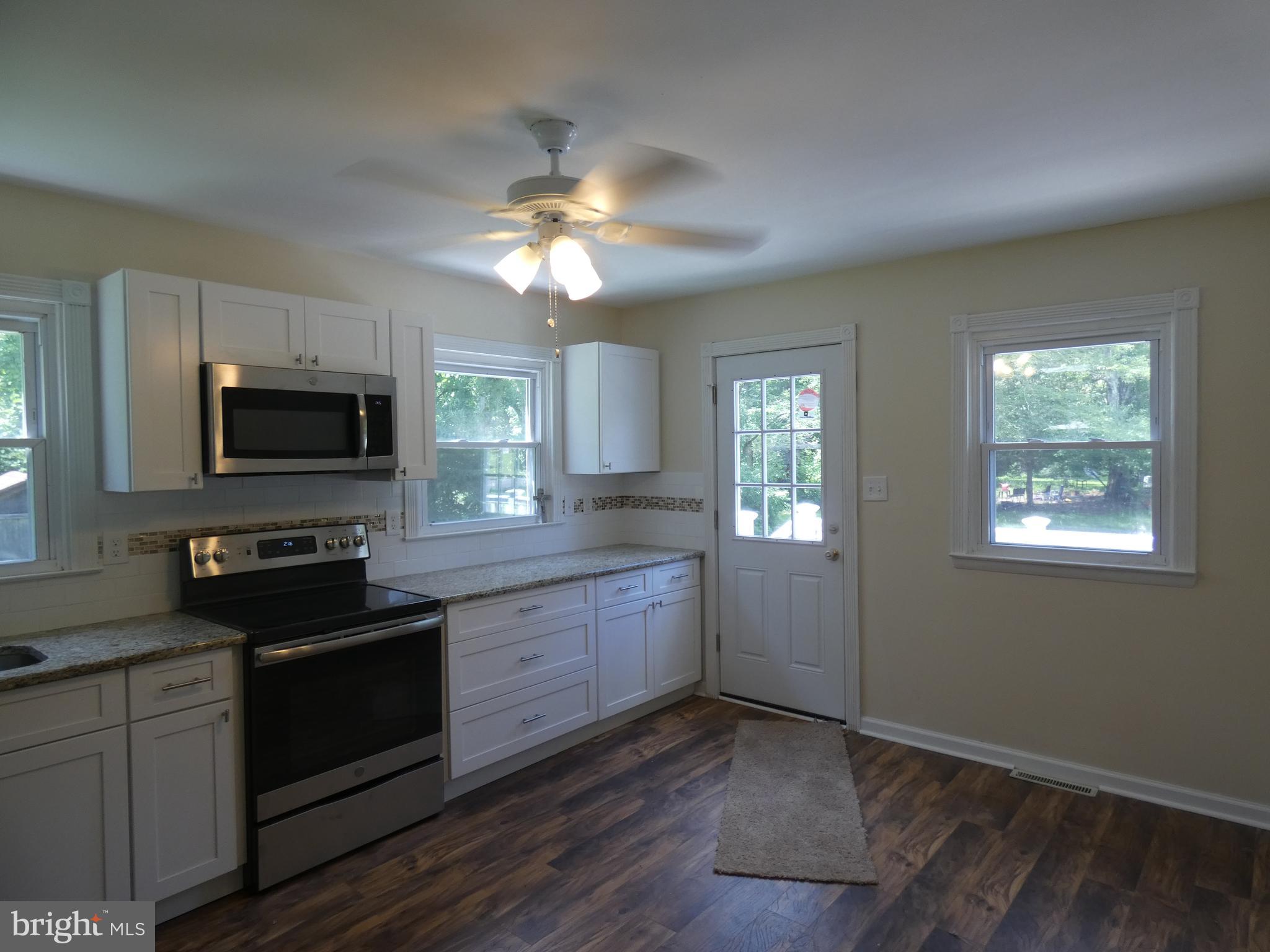 389 East Millstream Road Cream Ridge, NJ 08514 - Photo 9 of 40