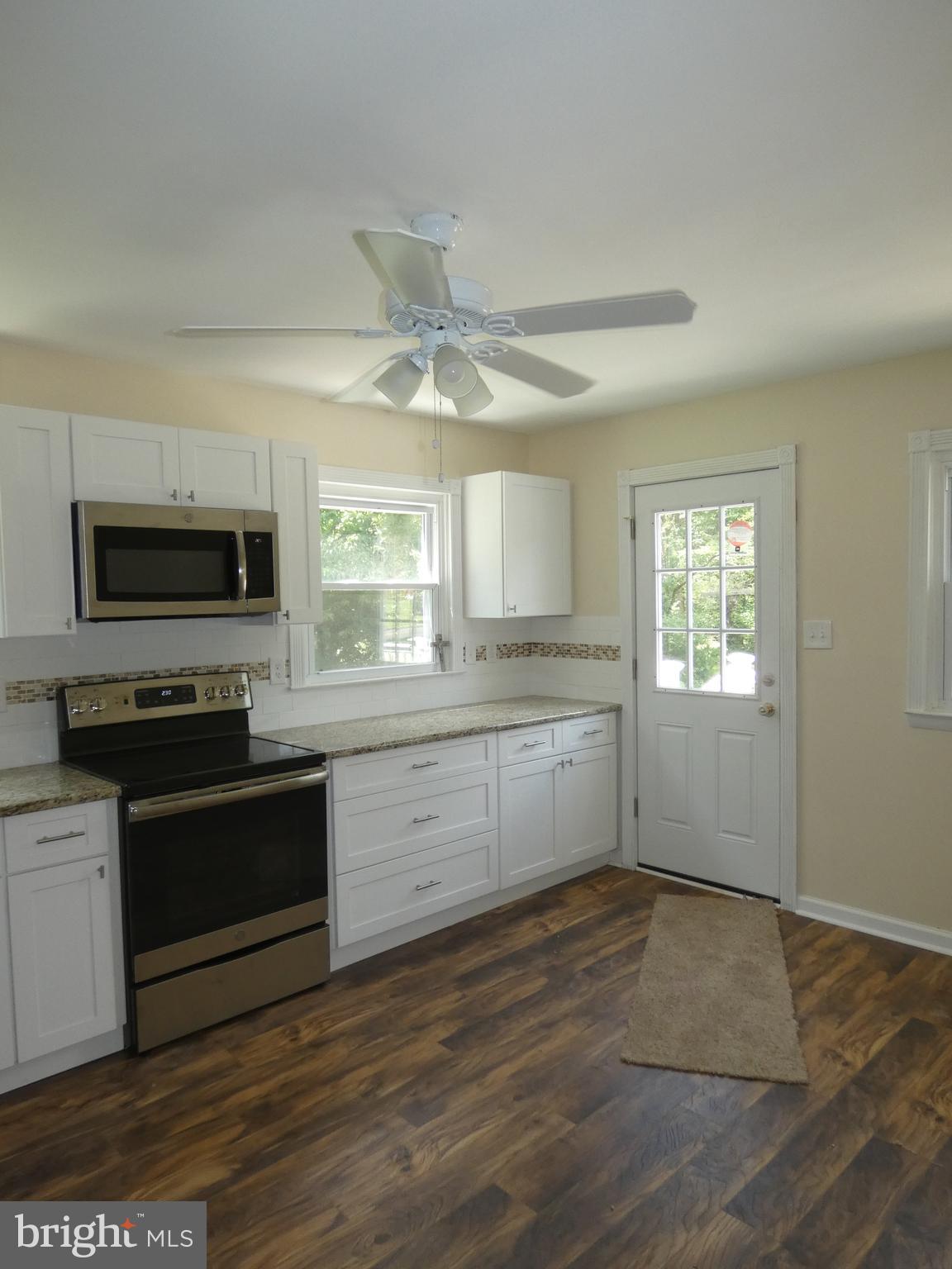 389 East Millstream Road Cream Ridge, NJ 08514 - Photo 10 of 40