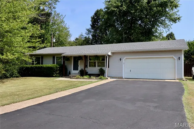 $209,900 | 100 South Bend Road, Lebanon, MO 65536