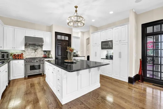 $2,099,000 | 2636 Dobbs Circle Northwest, Atlanta, GA 30327