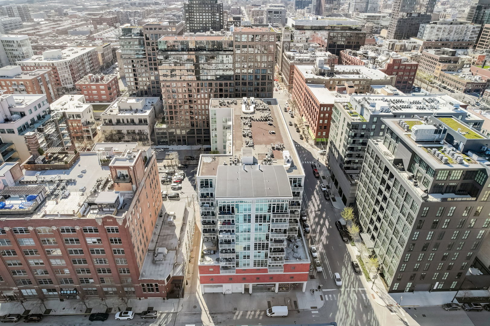 909 West Washington Boulevard, Unit 704 Chicago, IL 60607 - Photo 29 of 36 a view of city with tall buildings