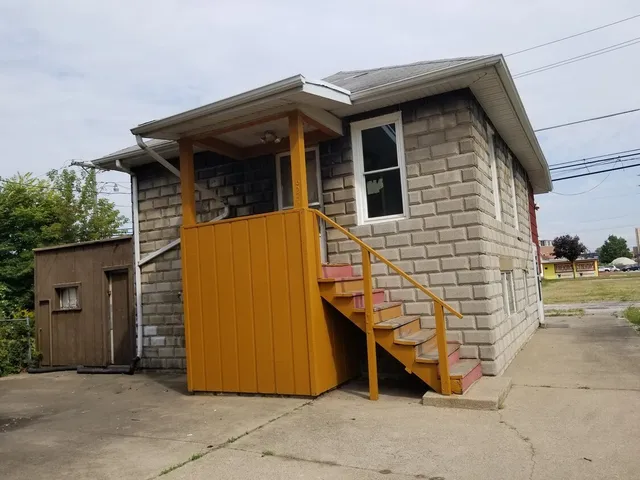 $361,800 | 627 Douglas Avenue, Calumet City, IL 60409
