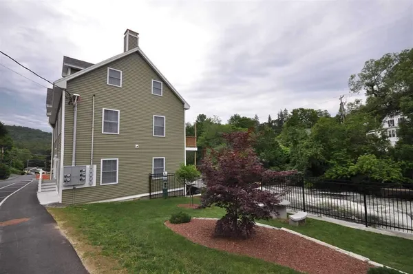 $1,600 | 16 Central Street, Unit 2B, Bristol, NH 03222