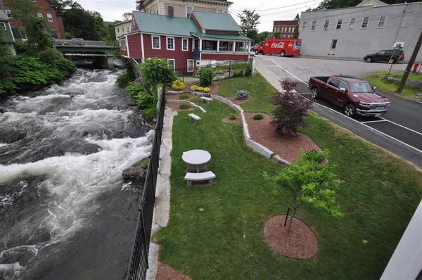 $1,600 | 16 Central Street, Unit 2B, Bristol, NH 03222