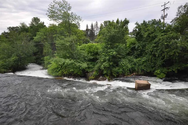 $1,600 | 16 Central Street, Unit 2B, Bristol, NH 03222