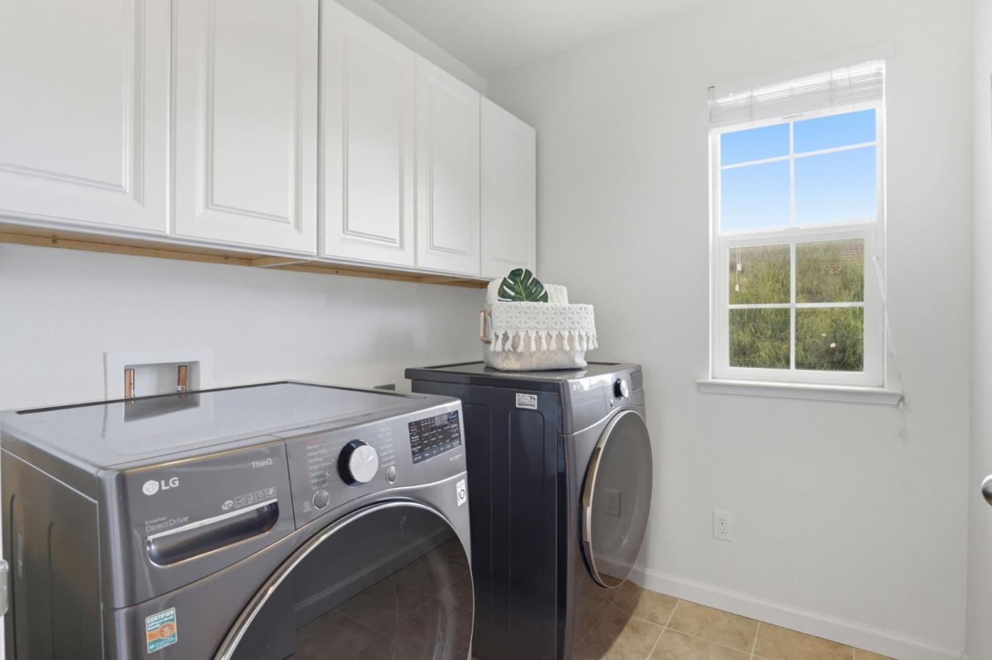 301 Promise Way Hollister, CA 95023 - Photo 14 of 22 a utility room with dryer and washer
