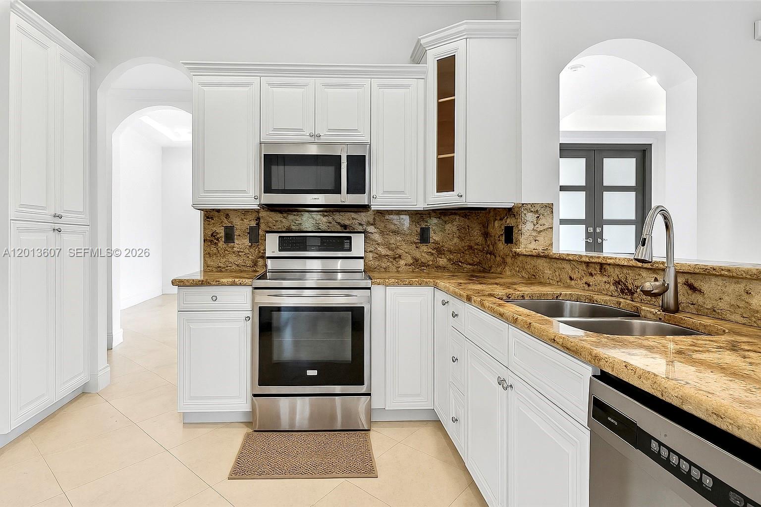 16763 Northwest 77th Path Miami Lakes, FL 33016 - Photo 4 of 63