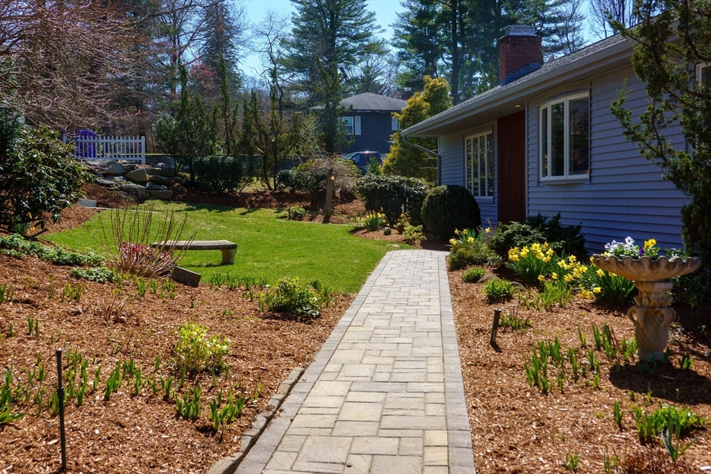 147 Rice Avenue Northborough, MA 01532 - Photo 7 of 42 Gallery Image 7