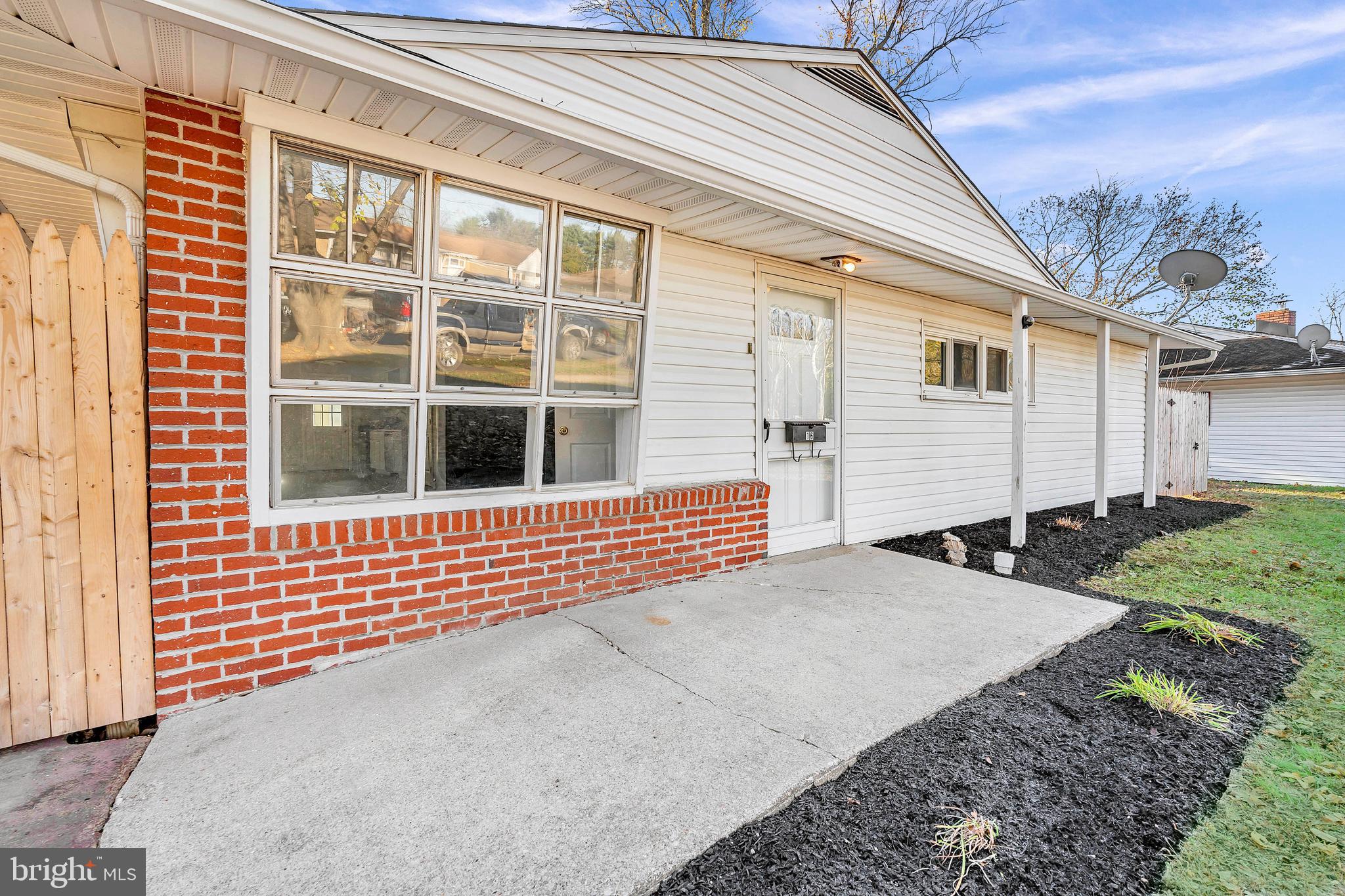 16 Montrose Drive Newark, DE 19713 - Photo 3 of 37