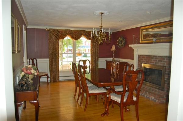 52 Greenfield Road Cumberland, RI 02864 - Photo 3 of 11 Gallery Image 3