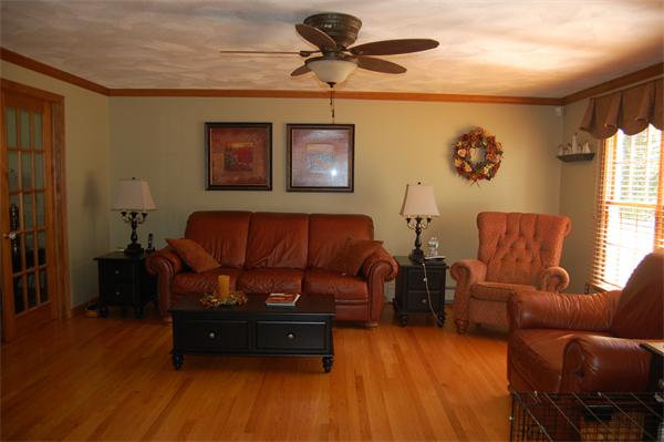 52 Greenfield Road Cumberland, RI 02864 - Photo 4 of 11 Gallery Image 4