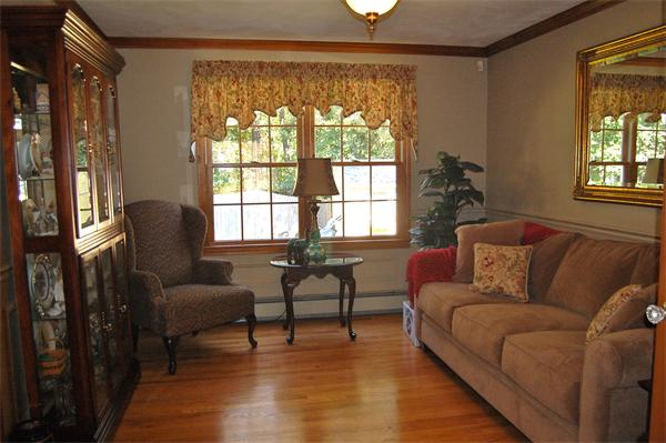 52 Greenfield Road Cumberland, RI 02864 - Photo 5 of 11 Gallery Image 5