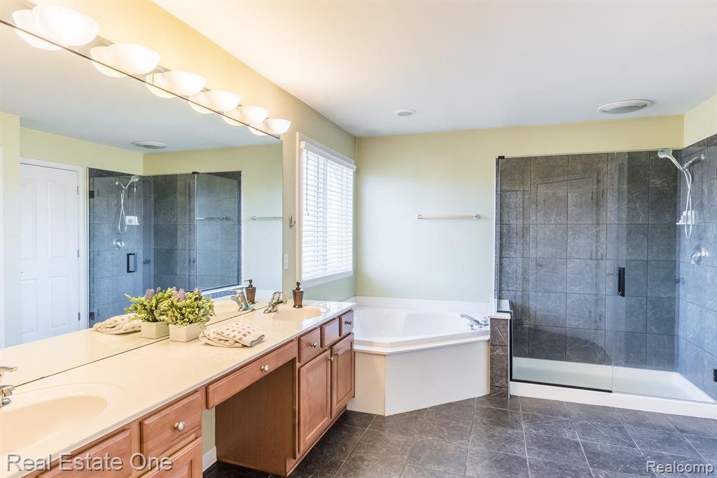 5942 Stonehaven Boulevard Rochester, MI 48306 - Photo 31 of 50