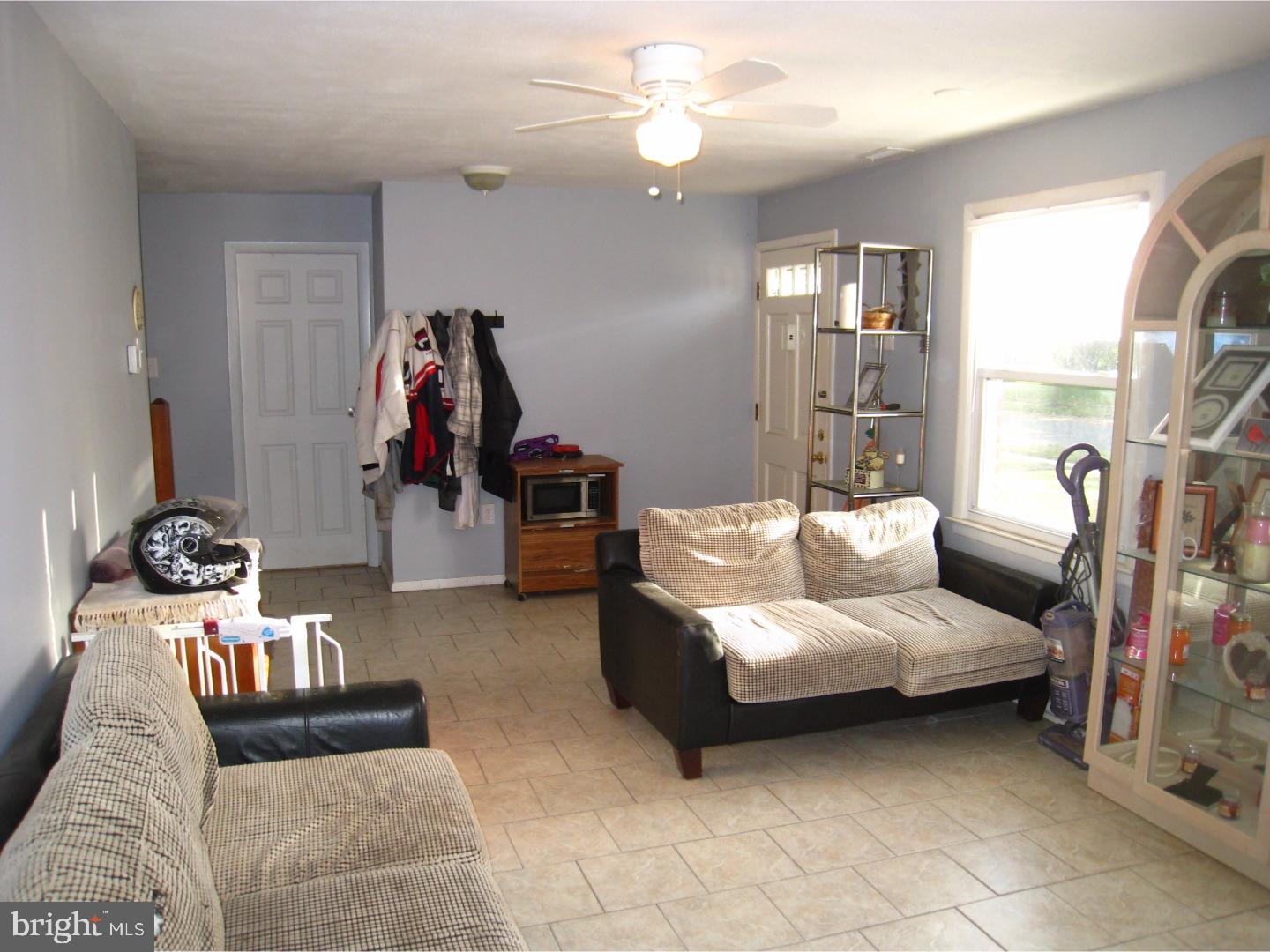 129 Meadowlark Road Stratford, NJ 08084 - Photo 3 of 22
