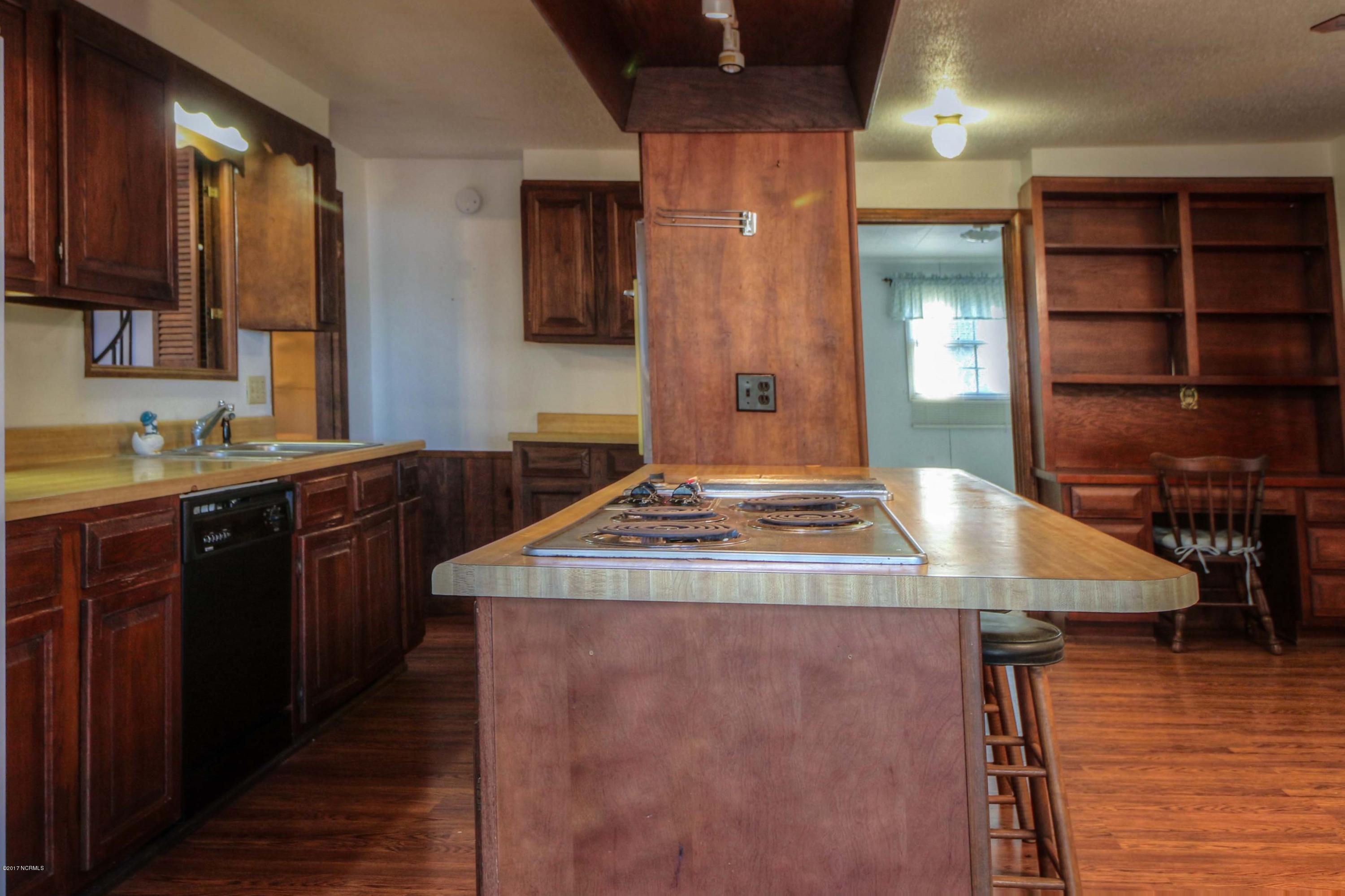 407 Queens Haven Road Hubert, NC 28539 - Photo 13 of 24 IMG_8875_6_7_tonemapped
