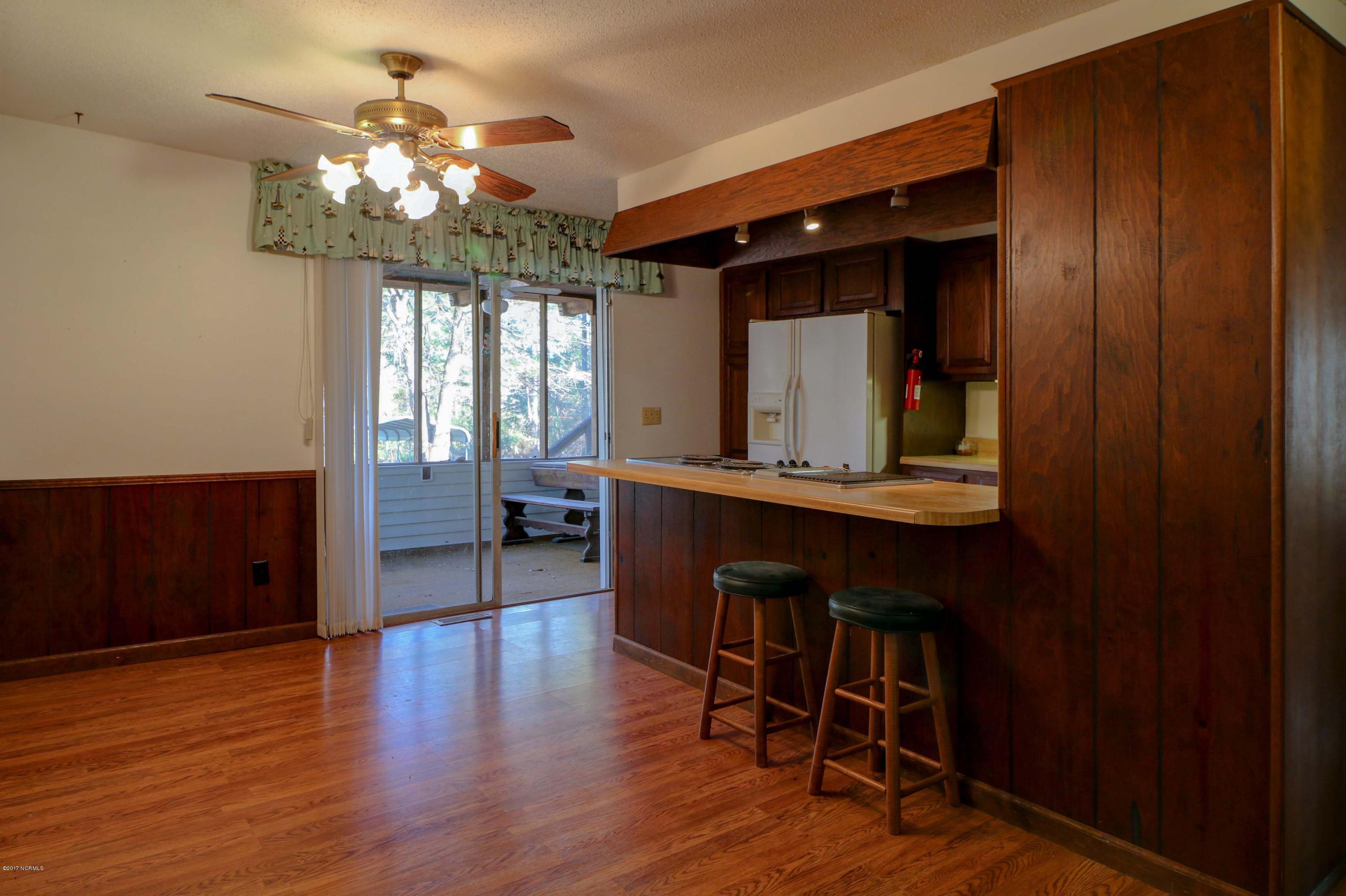 407 Queens Haven Road Hubert, NC 28539 - Photo 14 of 24 IMG_8890_1_2_Interior 2