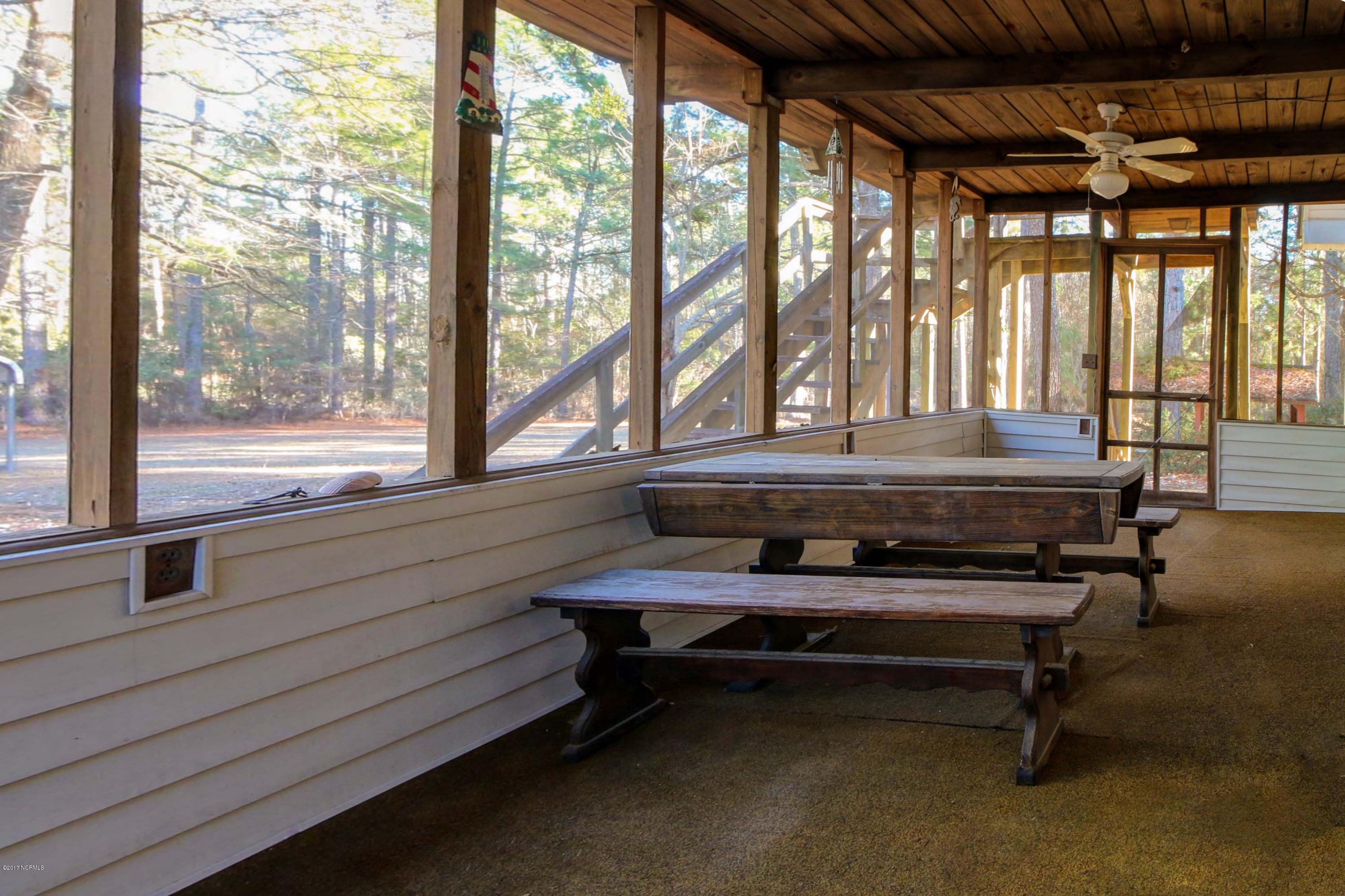 407 Queens Haven Road Hubert, NC 28539 - Photo 20 of 24 IMG_8974_5_6_Interior 2