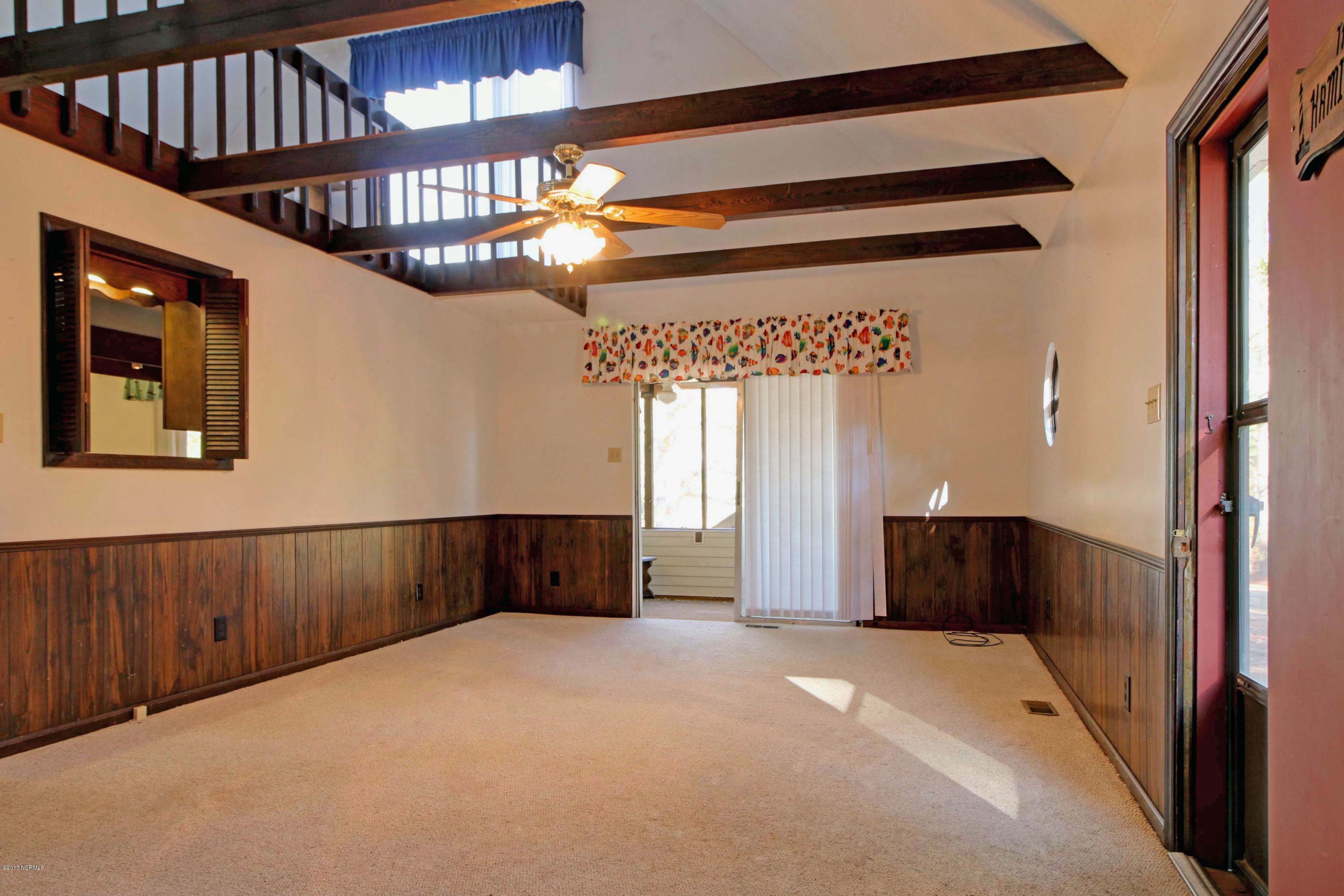 407 Queens Haven Road Hubert, NC 28539 - Photo 7 of 24 IMG_8800_1_2_Interior 2