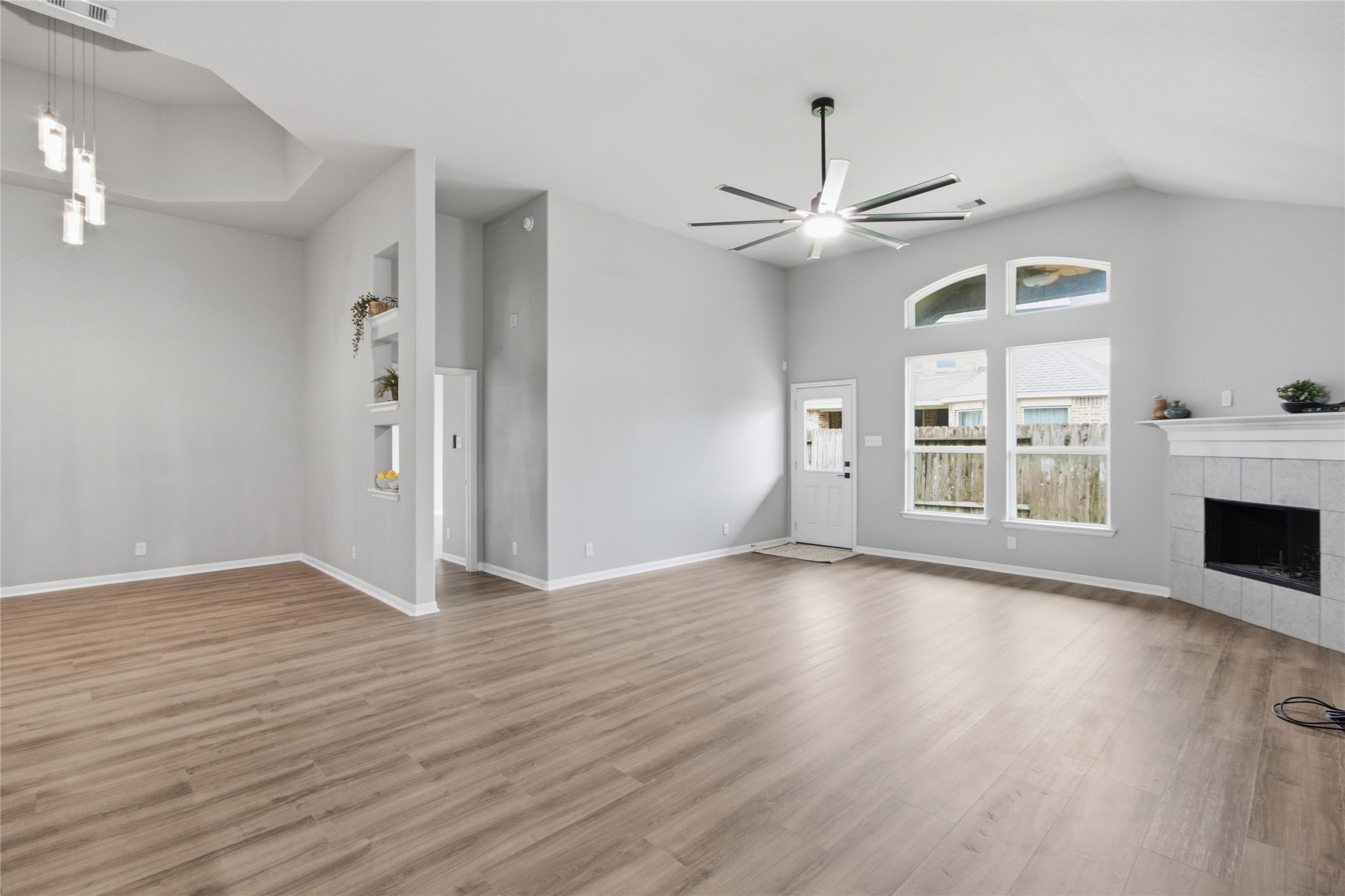 10406 Sill Prairie Drive Rosharon, TX 77583 - Photo 12 of 35