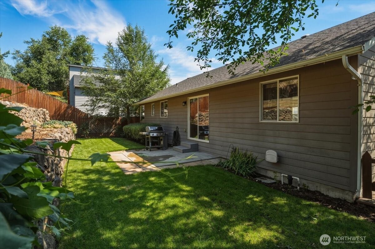 2132 West Honeysett Road Wenatchee, WA 98801 - Photo 31 of 38