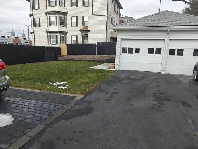 $2,300 | 452 Osborn Street, Unit 3, Fall River, MA 02724