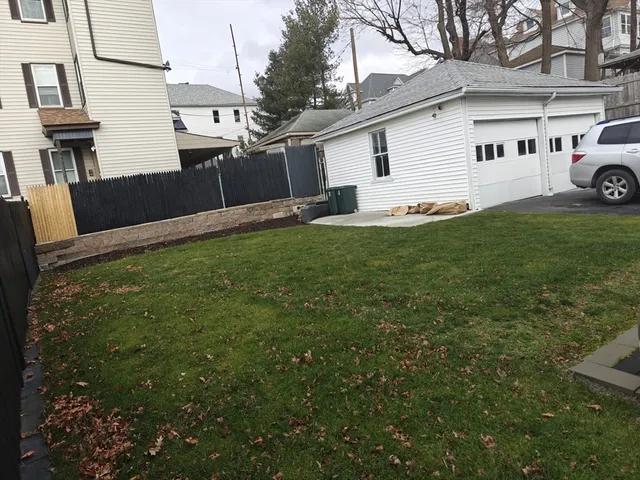 $2,300 | 452 Osborn Street, Unit 3, Fall River, MA 02724