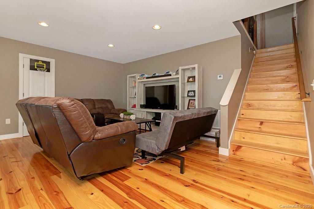 370 Ben Nevis Road Brevard, NC 28712 - Photo 28 of 41 Gallery Image 28