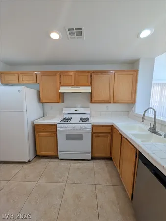 $1,335 | 8501 West University Avenue, Unit 1071, Las Vegas, NV 89147