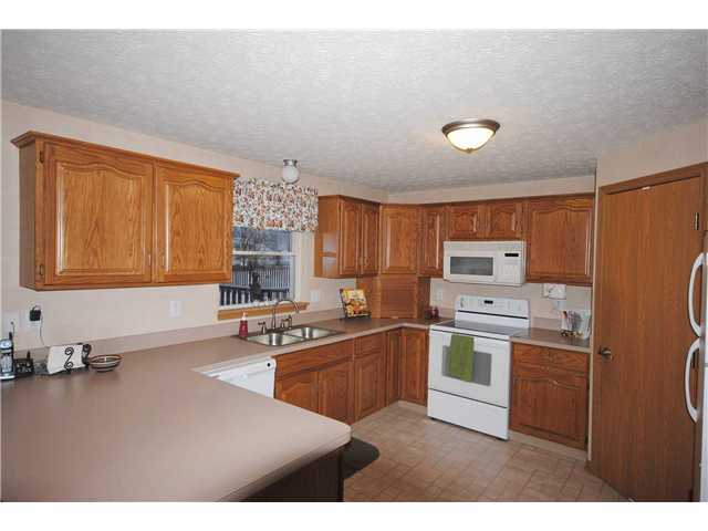 2252 Troy Road Delaware, OH 43015 - Photo 3 of 17