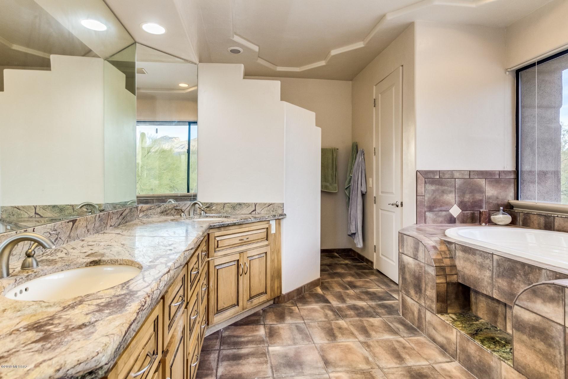 720 East Chula Vista Road Tucson, AZ 85718 - Photo 14 of 27