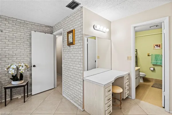 $3,495 | 131 Teryl Road, Unit C3, Naples, FL 34112