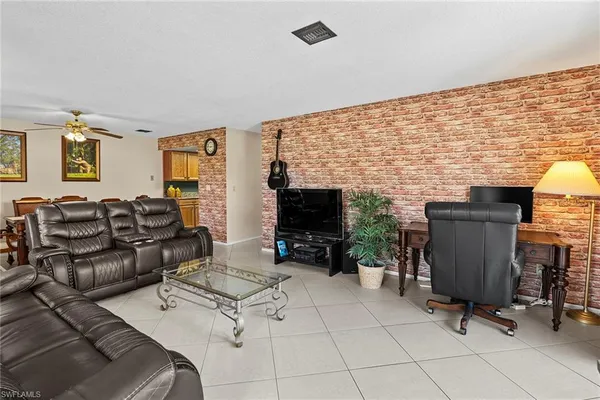 $3,495 | 131 Teryl Road, Unit C3, Naples, FL 34112