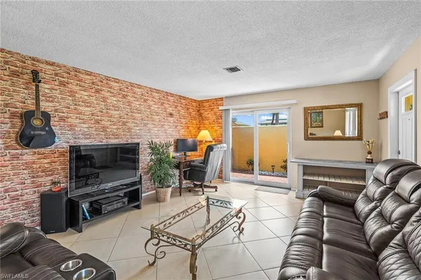 $3,495 | 131 Teryl Road, Unit C3, Naples, FL 34112