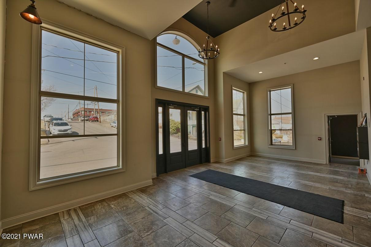 970 Ridge Avenue Scranton, PA 18510 - Photo 6 of 39 Lobby Area