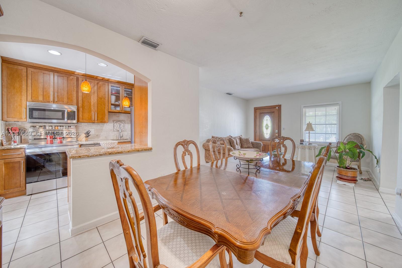 3435 Southwest 73rd Avenue Road Miami, FL 33155 - Photo 4 of 31 Gallery Image 4