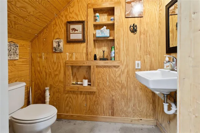 $585,000 | 8530 Northeast 160th Avenue, Williston, FL 32696