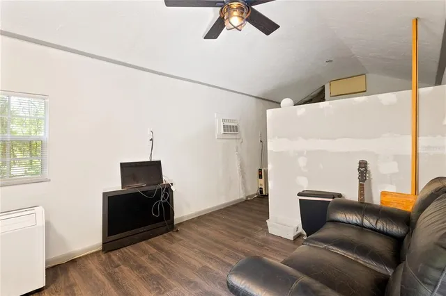 $585,000 | 8530 Northeast 160th Avenue, Williston, FL 32696