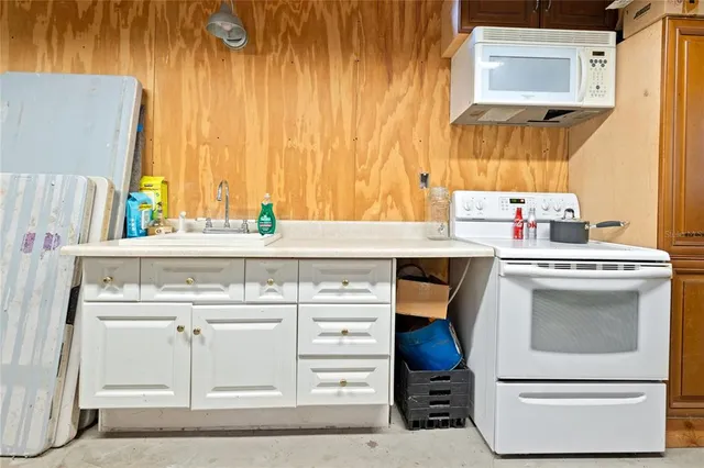 $585,000 | 8530 Northeast 160th Avenue, Williston, FL 32696