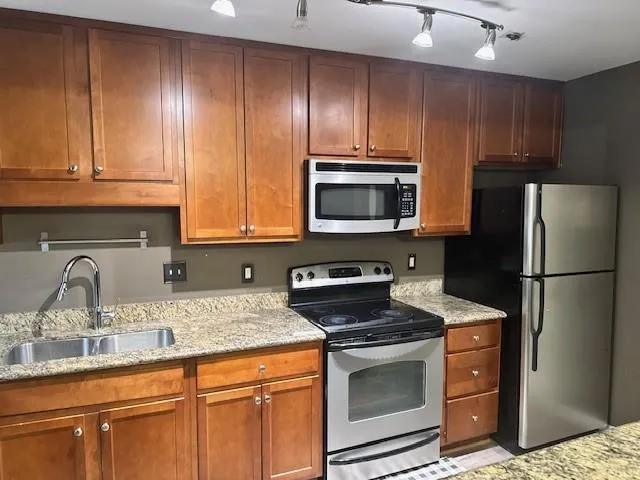 $275,000 | 105 North River Drive, Unit G, Atlanta, GA 30350