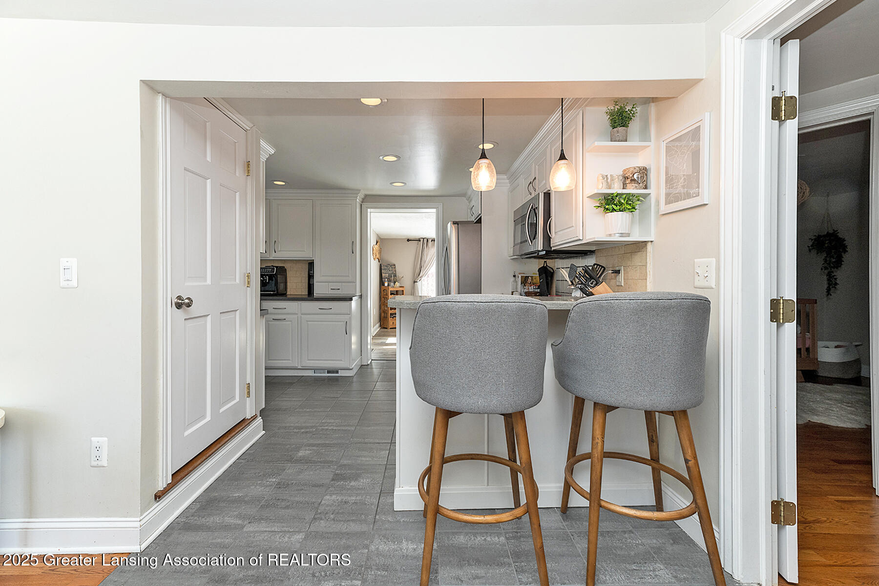 5005 Mohawk Road Okemos, MI 48864 - Photo 6 of 30 06