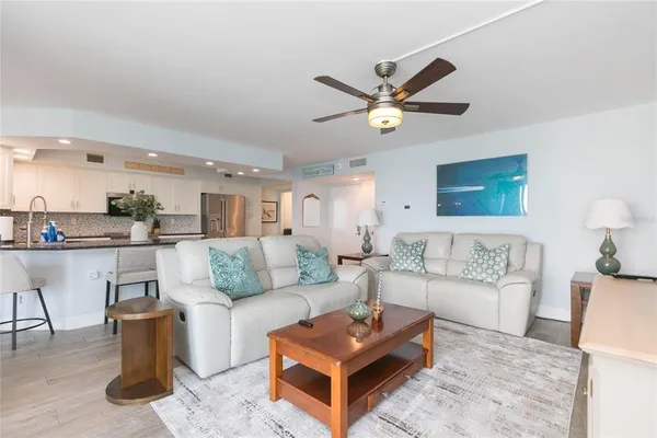 $3,950 | 5729 La Puerta Del Sol Boulevard South, Unit 381, St. Petersburg, FL 33715