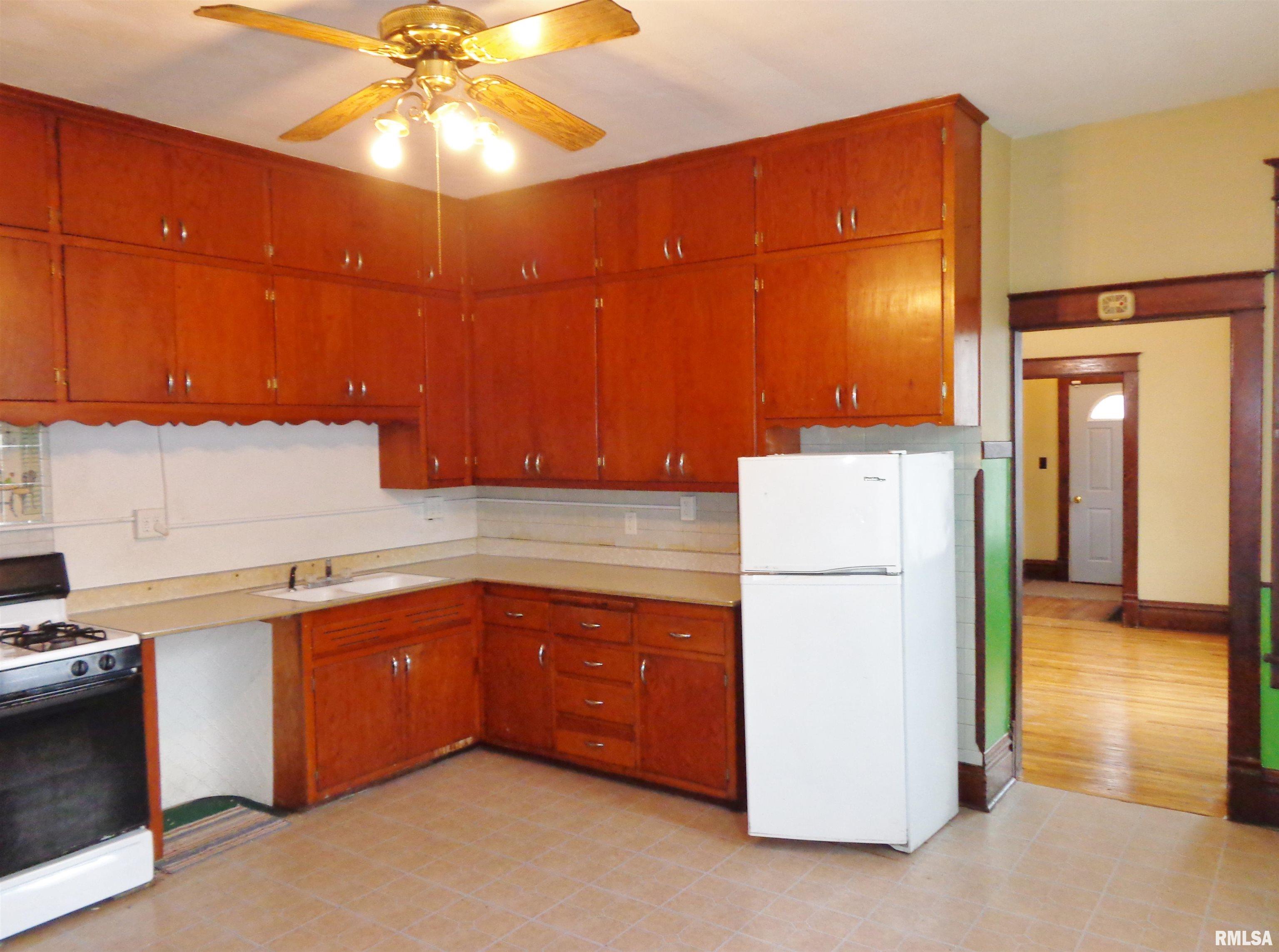 506 Wayne Street Peoria, IL 61603 - Photo 16 of 22