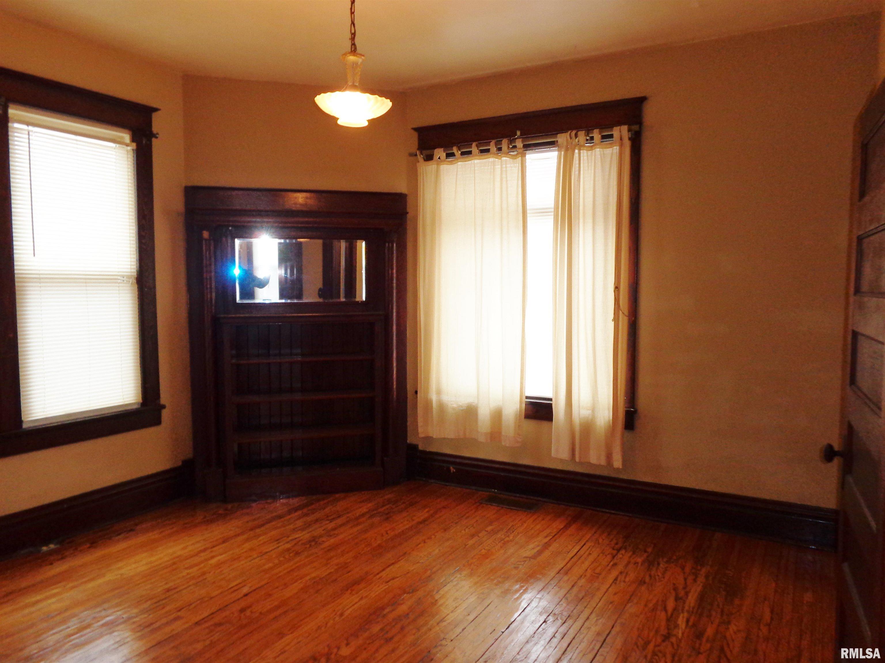 506 Wayne Street Peoria, IL 61603 - Photo 5 of 22