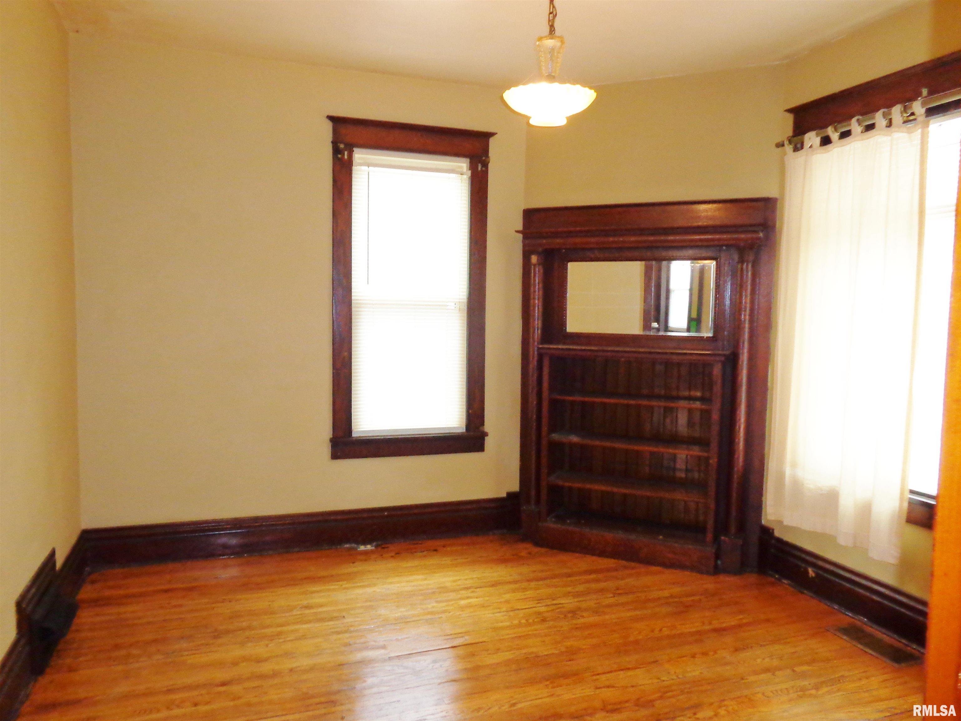 506 Wayne Street Peoria, IL 61603 - Photo 6 of 22