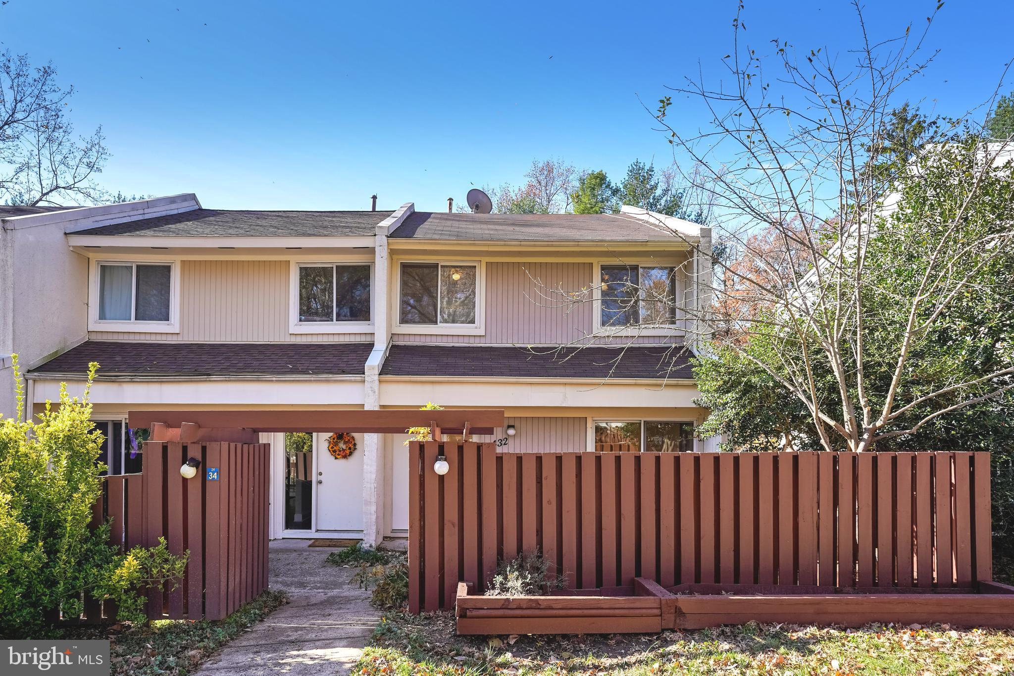 2432 Southgate Square Reston, VA 20191 - Photo 1 of 40 Spacious End Unit backs to Treed Common Area!