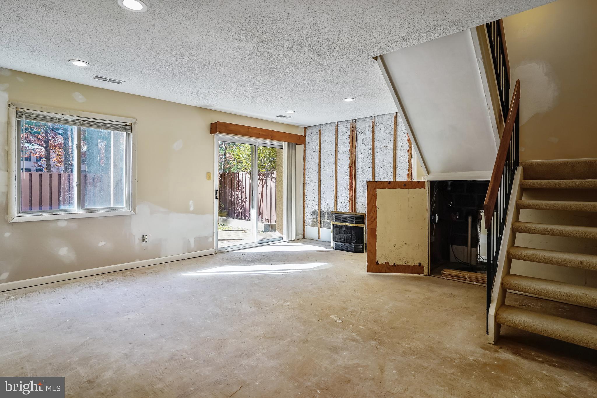 2432 Southgate Square Reston, VA 20191 - Photo 21 of 40 Rec Room View