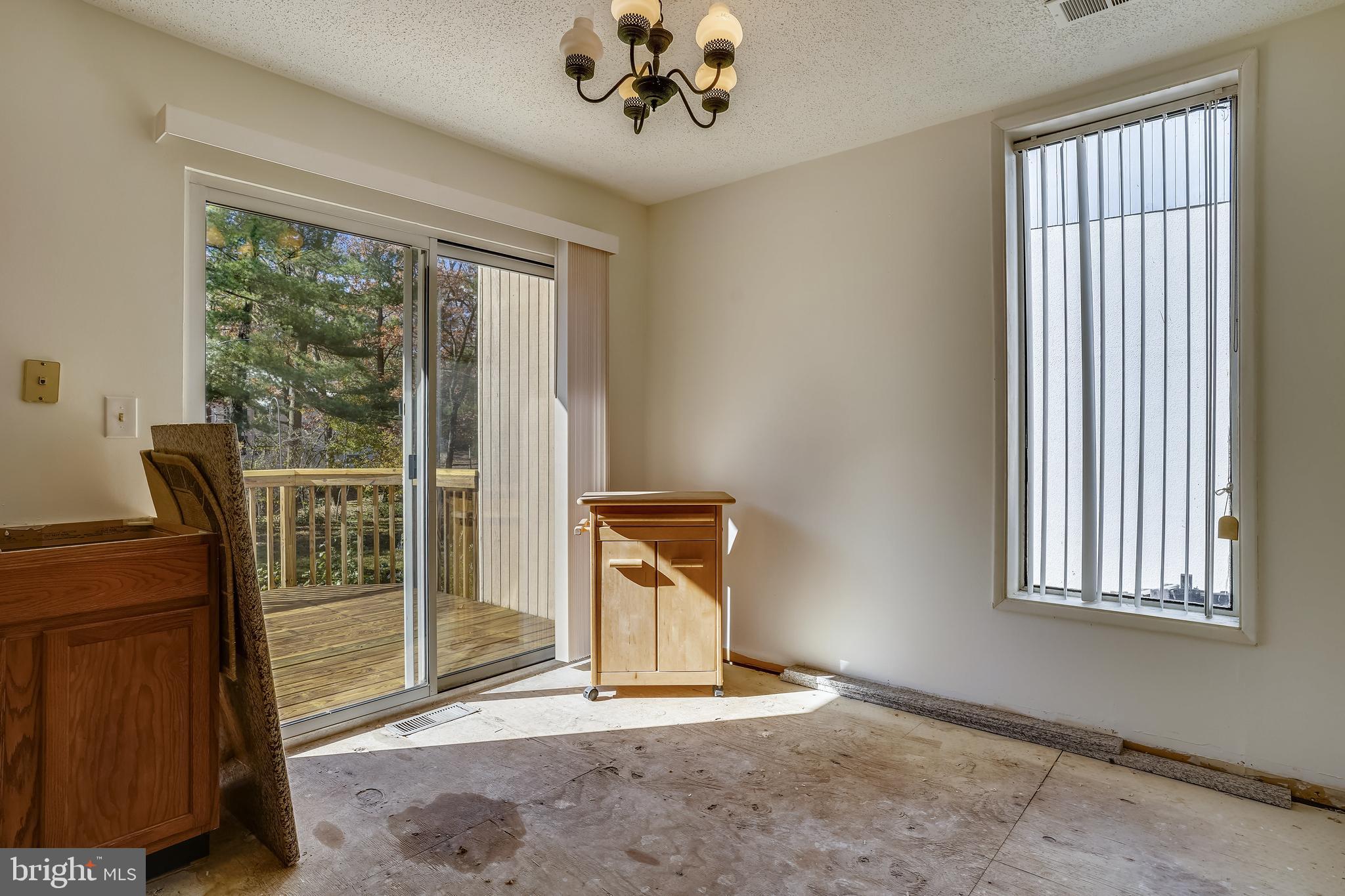 2432 Southgate Square Reston, VA 20191 - Photo 10 of 40 Dining Area